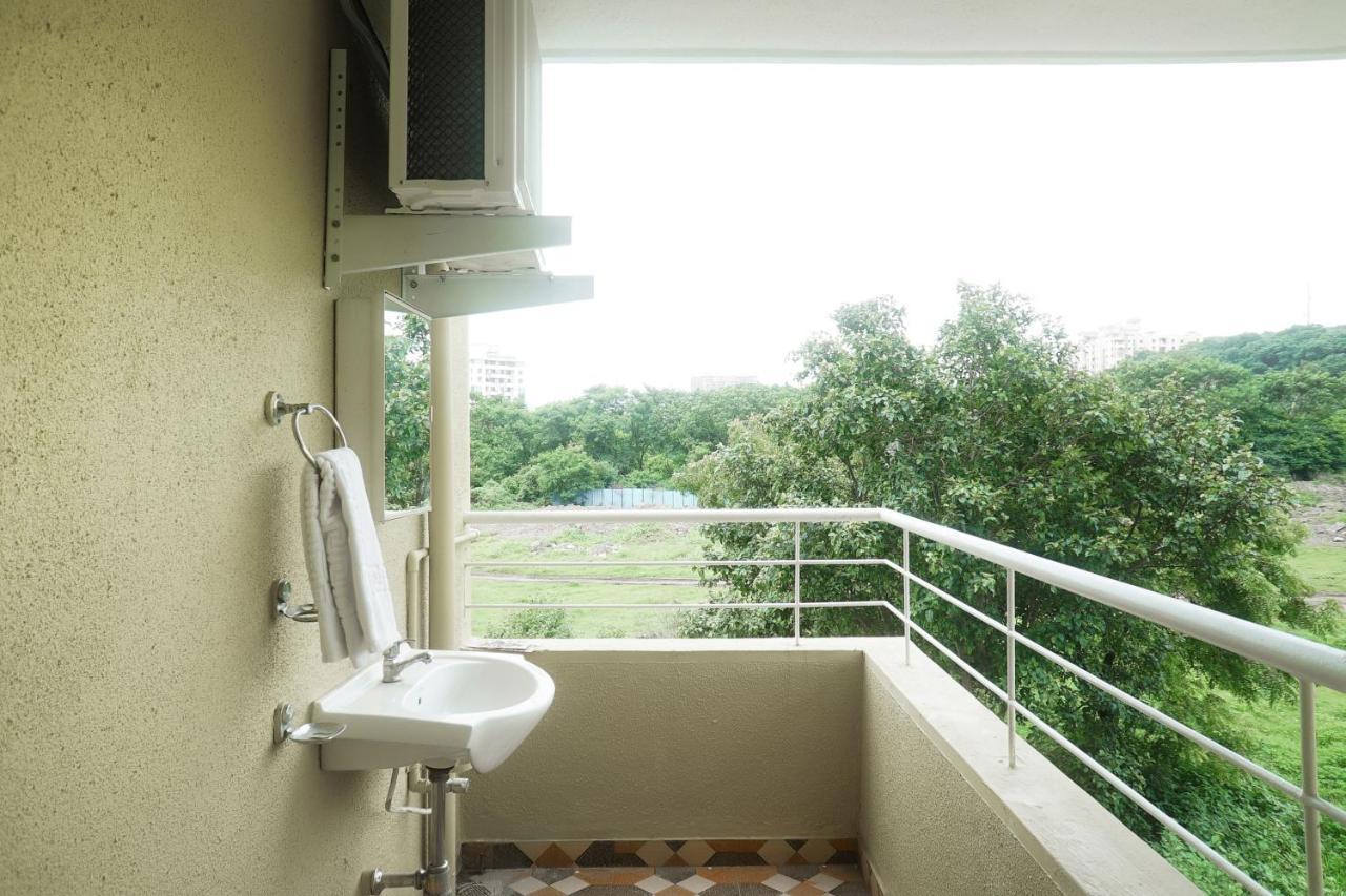 Hotel Oyo 16007 Sk Executive Yerandwane Esterno foto