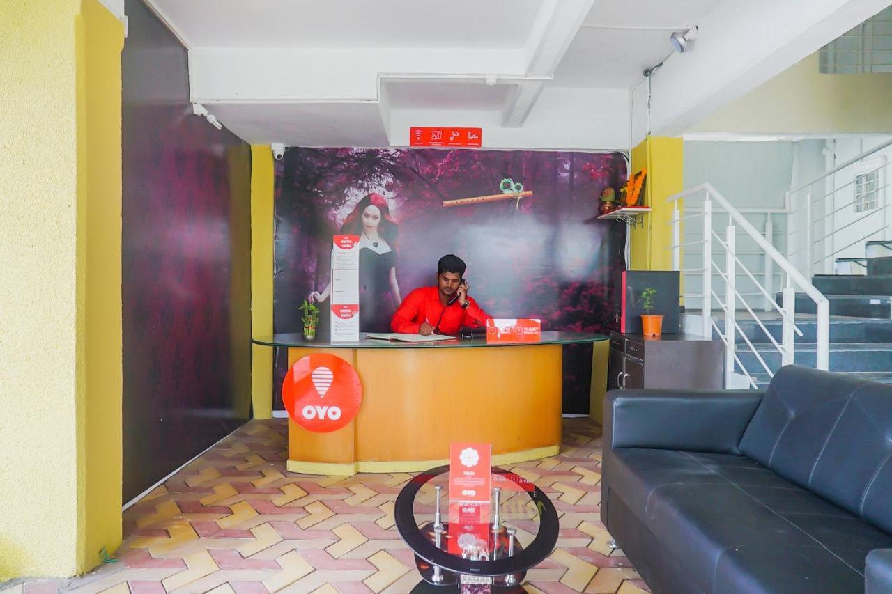 Hotel Oyo 16007 Sk Executive Yerandwane Esterno foto