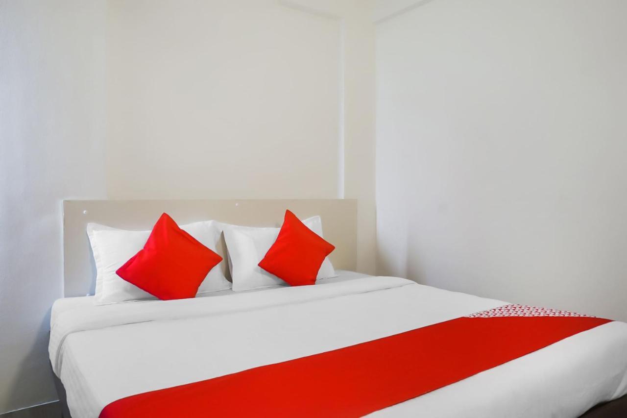 Hotel Oyo 16007 Sk Executive Yerandwane Esterno foto
