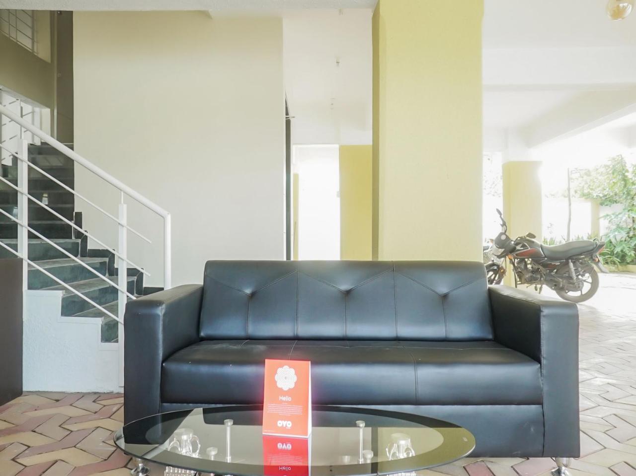 Hotel Oyo 16007 Sk Executive Yerandwane Esterno foto