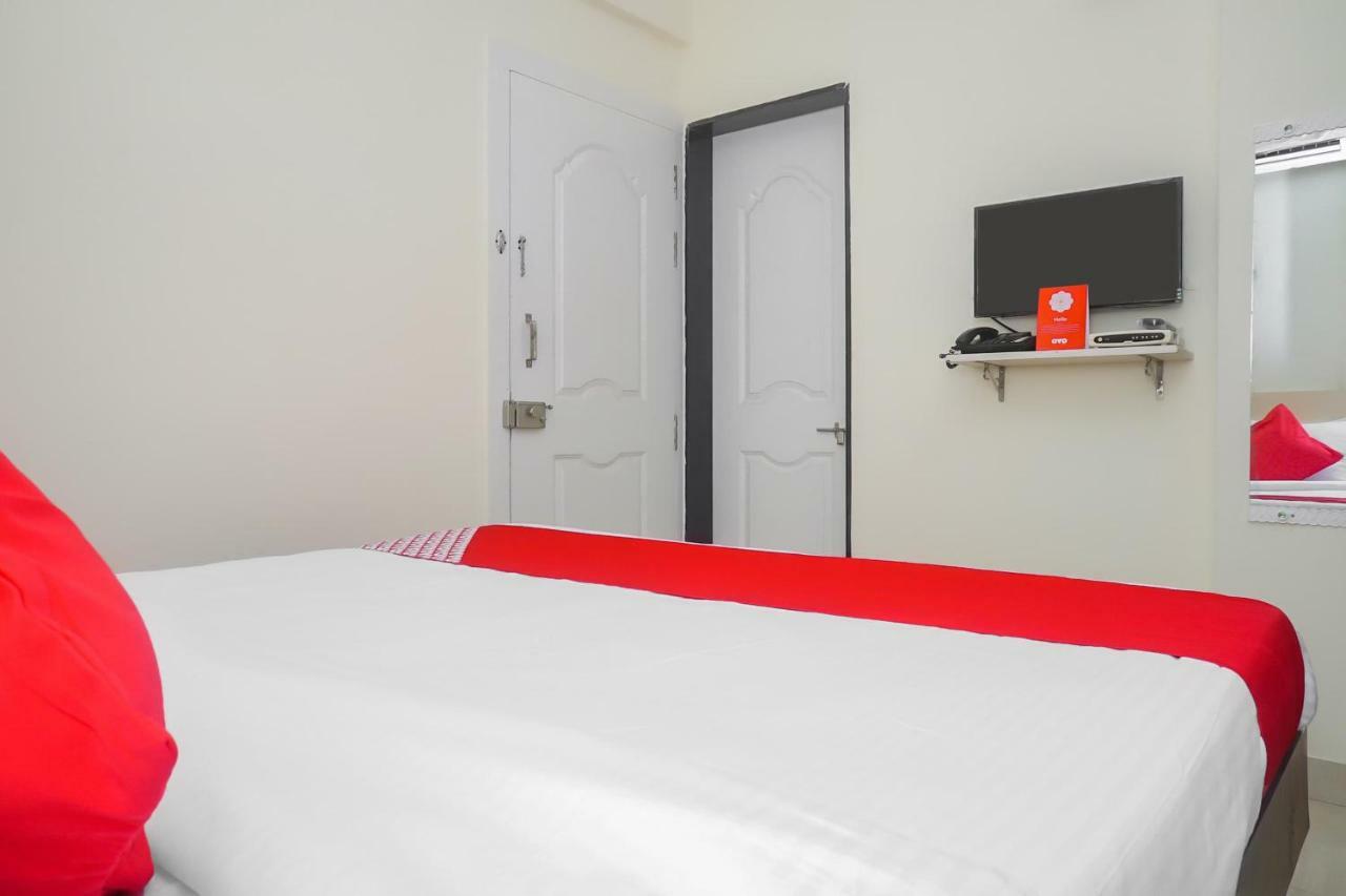 Hotel Oyo 16007 Sk Executive Yerandwane Esterno foto